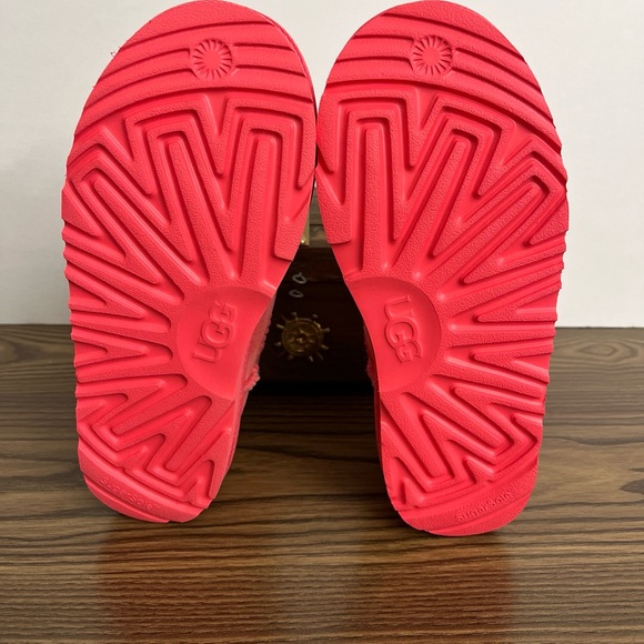 UGG CLASSIC ULTRA MINI PINK SUEDE COMFORT BOOTS SIZE US YOUTH 4 FITS WOMENS 5.5 - Picture 7 of 13